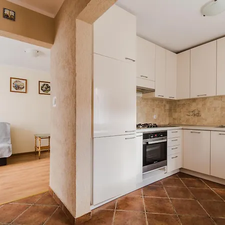 Prywatne Hala Szkolna Apartmán *